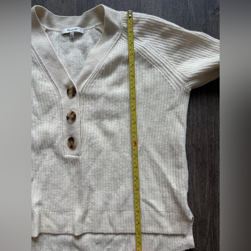 Madewell Cream V-Neck Sweater Relaxed Fit - Picture 5 of 5